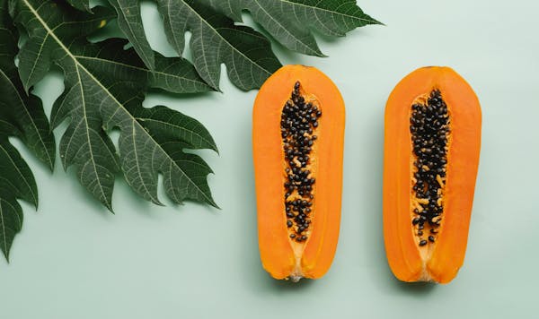 The Health Benefits and Precautions of Papaya: Expert Insights